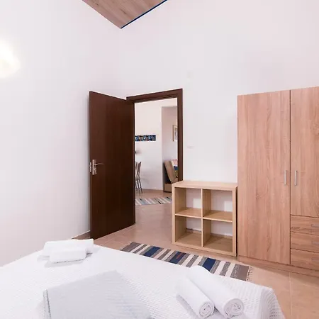 Ξενοδοχείο με διαμερίσματα Blue Breeze 3*