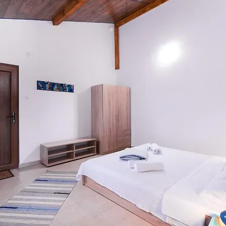 Aparthotel Blue Breeze Órmos Prínou
