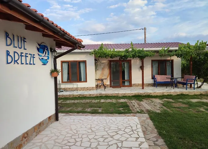 Blue Breeze Aparthotel 3*