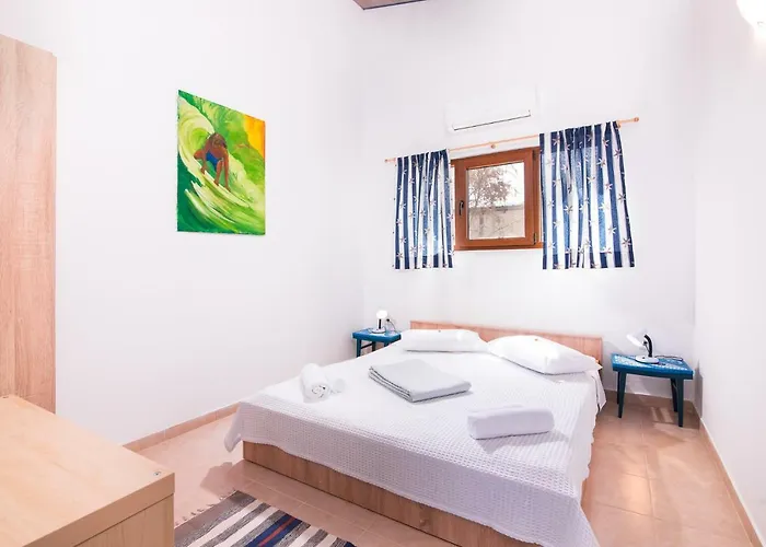 Blue Breeze Aparthotel